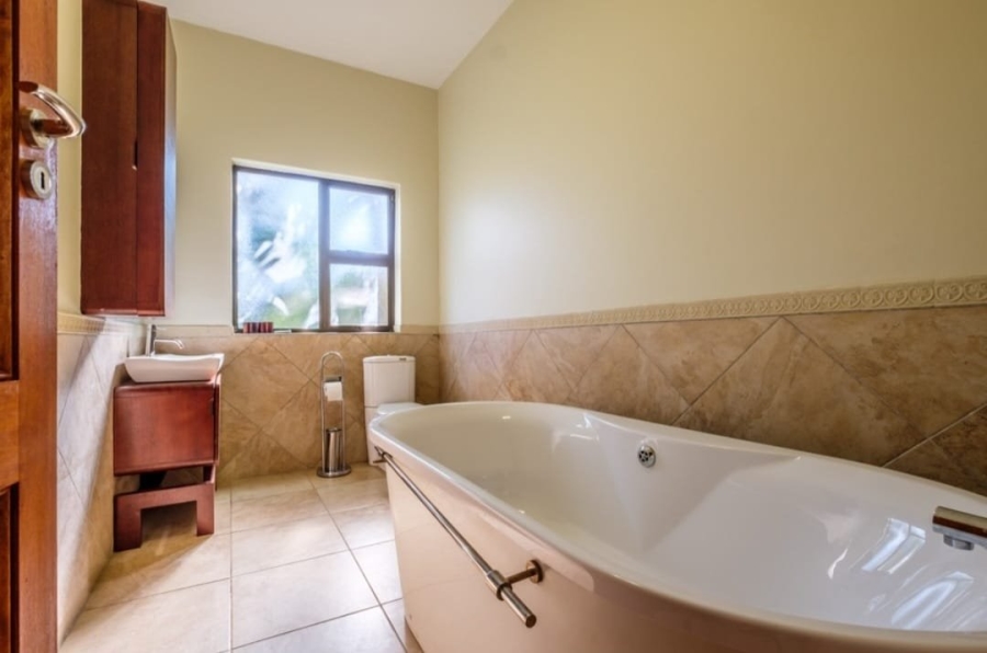 To Let 4 Bedroom Property for Rent in Kosmos Ridge North West
